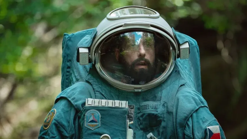 На Netflix вышел фильм «В космосе» с Адамом Сэндлером - изображение 1