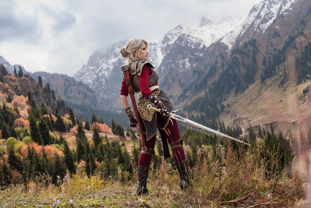 Галерея Косплеер показала воинственную Цири из «Ведьмака 3» в заснеженных горах - 8 фото