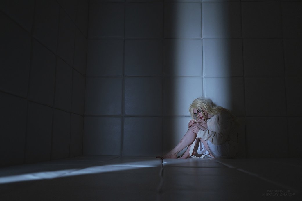Галерея Российская косплеерша предстала в жутком образе Харли Квинн из психбольницы Аркхем - 6 фото