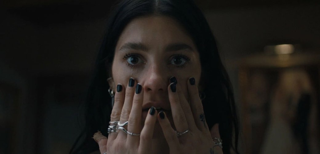 Исполнительными продюсерами сериала выступают братья Даффер через свою компанию Upside Down Pictures. Это их первый крупный проект после завершения основной истории Хоукинса
Источник: Netflix