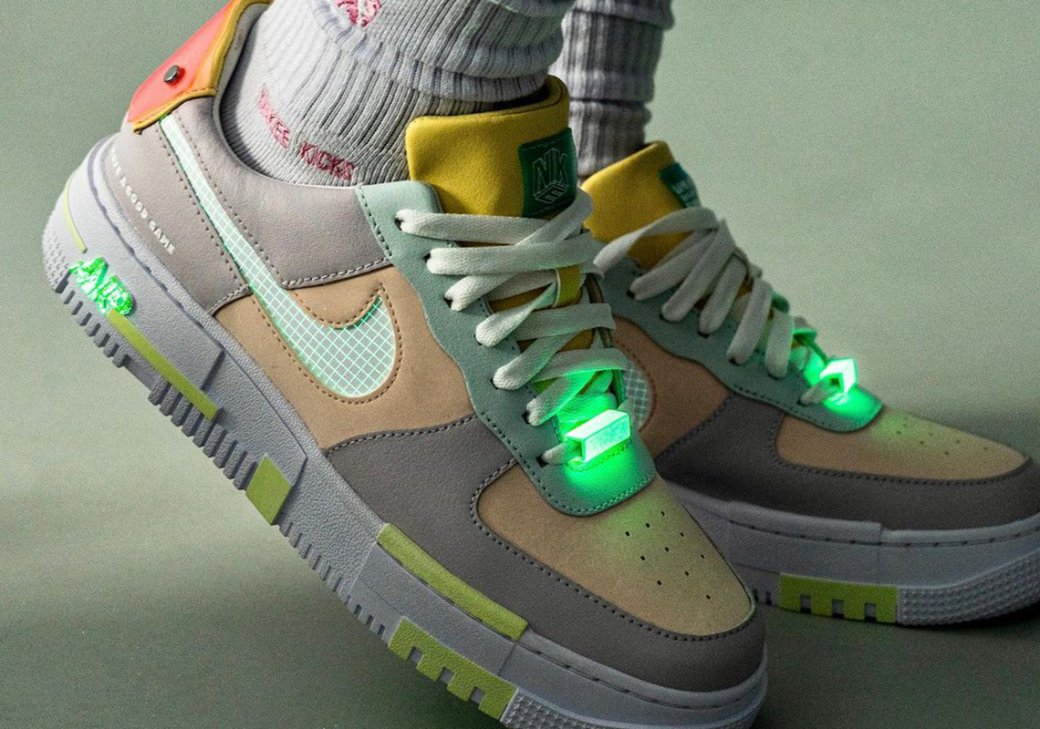 Nike выпустит яркие кроссовки Air Force 1 со светящимися элементами — изображение 4