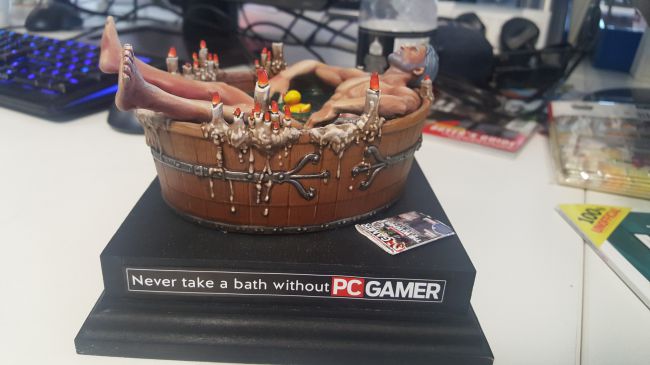 CD Projekt RED подарила журналистам Геральта в ванне — фото 2