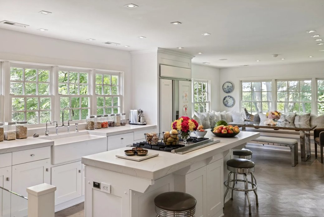 Галерея Семейная ферма Джиджи и Беллы Хадид выставлена на продажу почти за 11 млн долларов - 4 фото