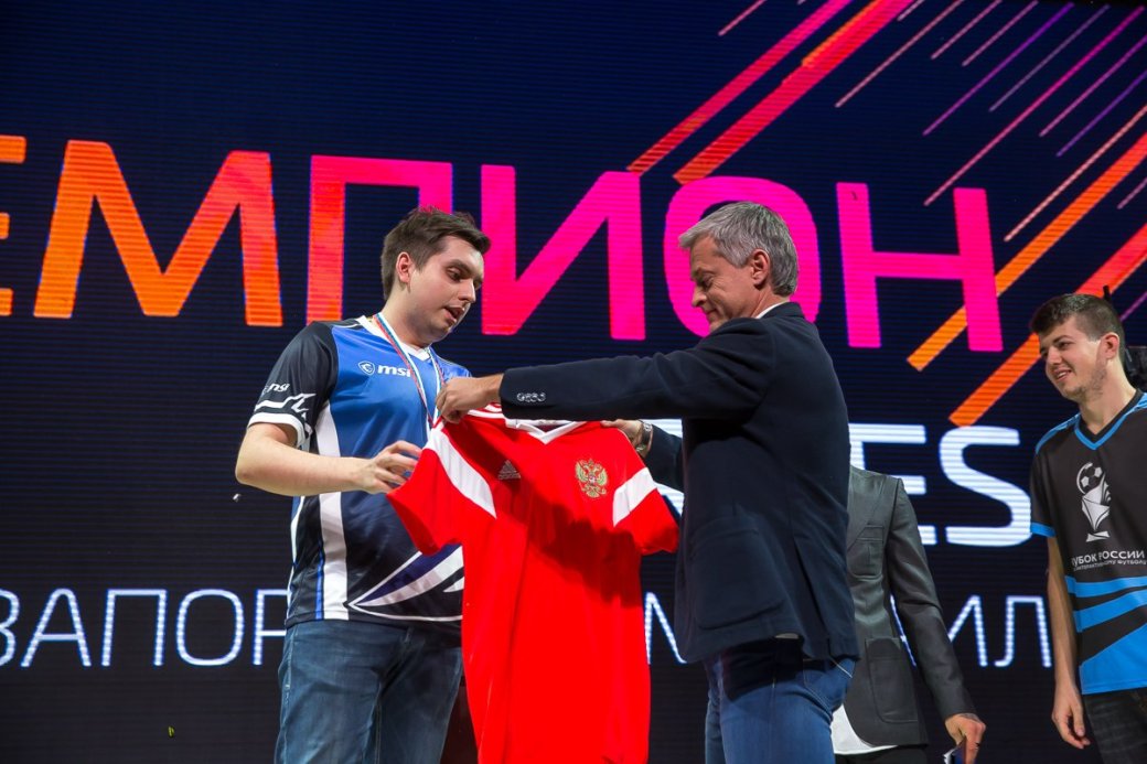 «FIFA — одна из самых рандомных игр в киберспорте». Интервью с победителем Кубка России по FIFA 18 — фото 3