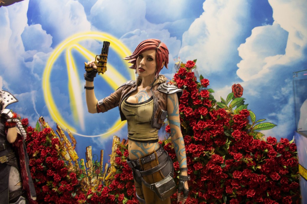 Создатель «Черного плаща», косплей и толпы геймеров. Comic Con Russia и «Игромир» 2019. День 1 — фото 36