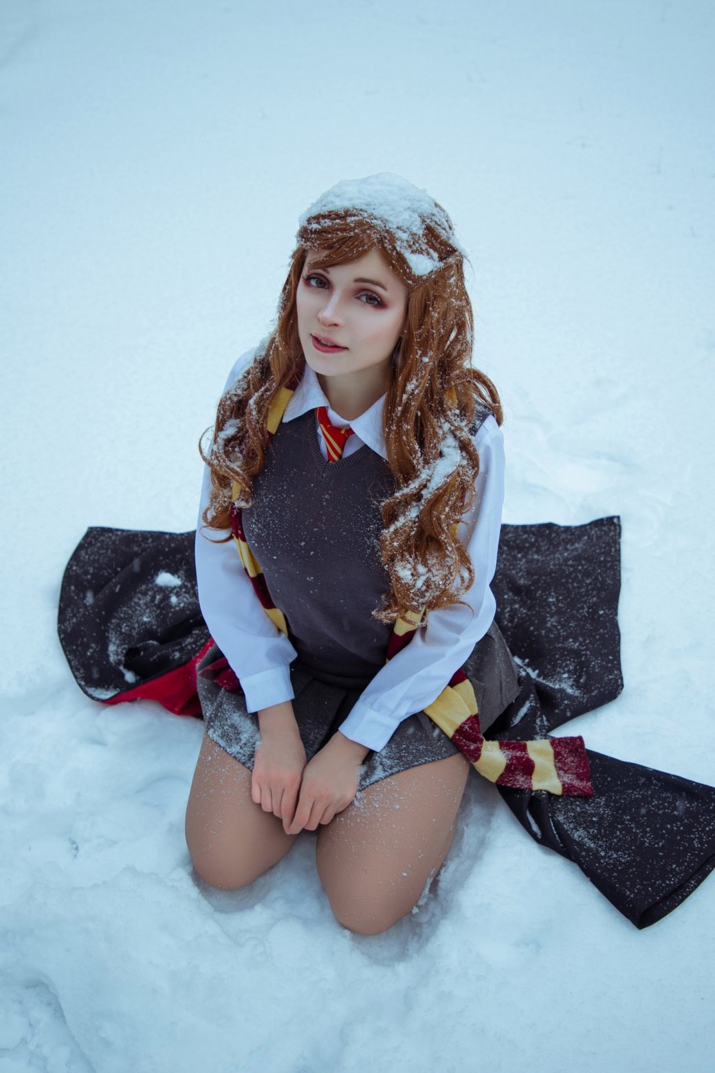 Галерея Модель снялась в зимнем образе Гермионы из «Гарри Поттера» - 6 фото