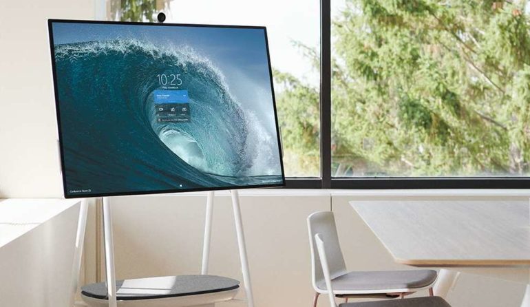 Галерея Представлен Microsoft Surface Hub 2S: огромный 50-дюймовый планшет на колесиках  - 3 фото