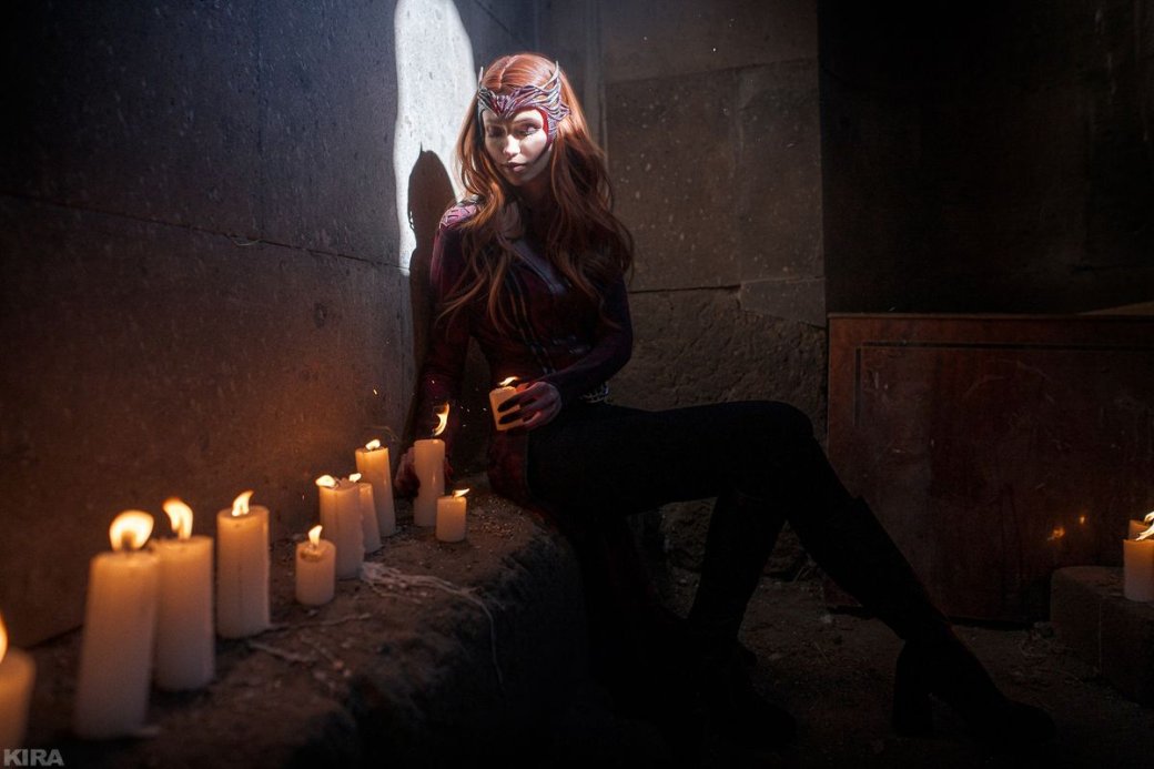 Галерея Модель показала аутентичный косплей на Алую Ведьму из фильмов Marvel - 10 фото