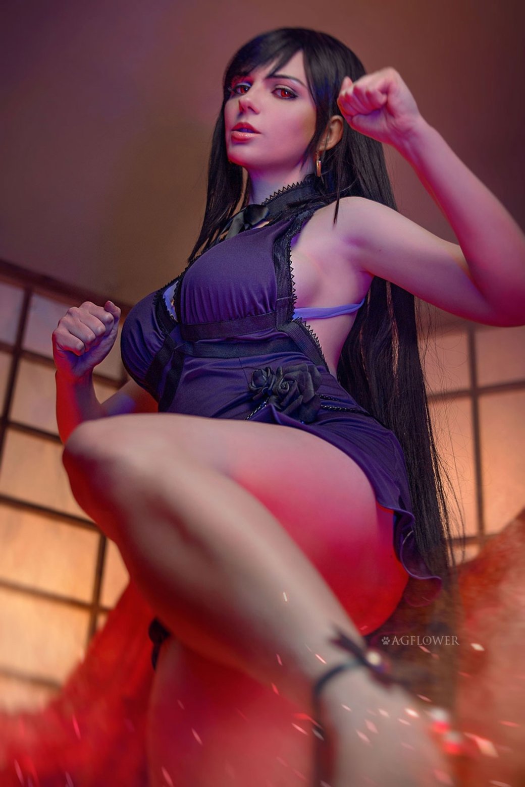 Галерея Модель предстала в образе опасной и сексуальной Тифы Локхарт из Final Fantasy 7 - 4 фото