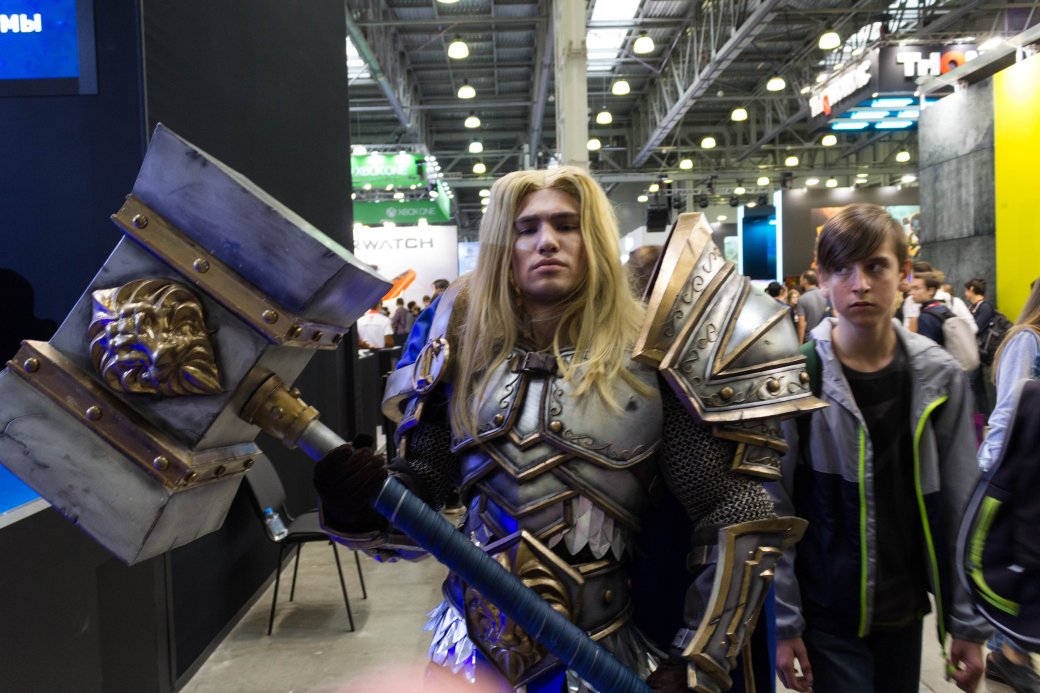 Создатель «Черного плаща», косплей и толпы геймеров. Comic Con Russia и «Игромир» 2019. День 1 — фото 27