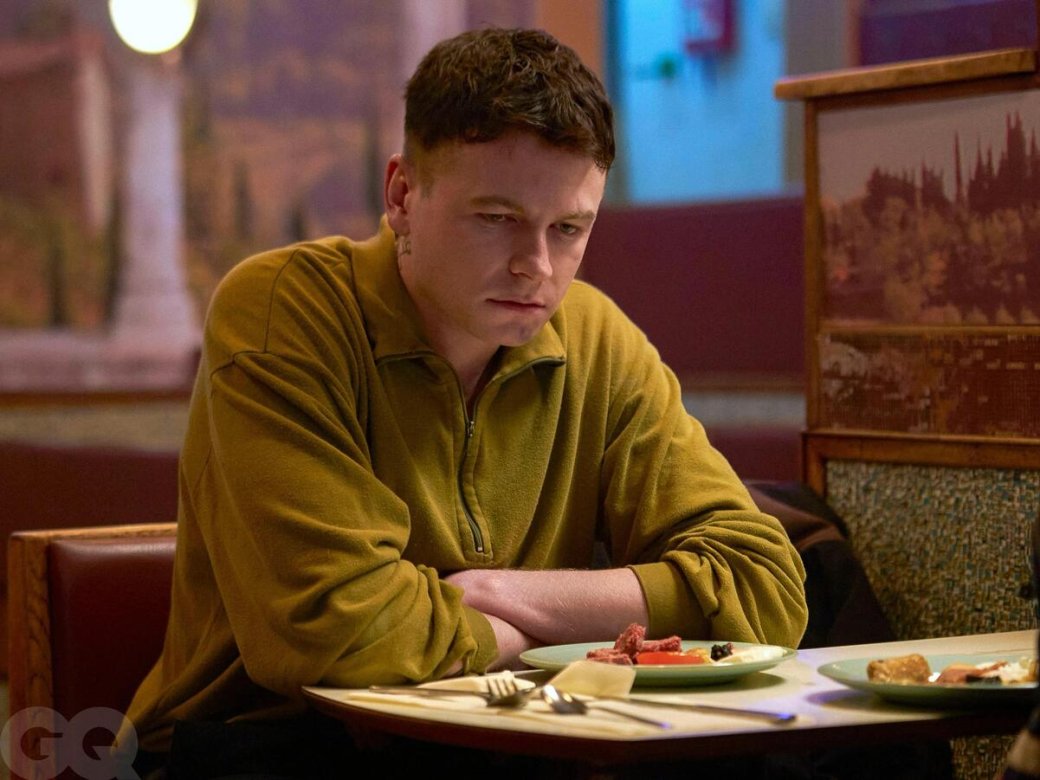 Новый мини-сериал Ричарда Гэдда «Получеловек» о сложных отношениях двух братьев обзавёлся свежими кадрами — изображение 2