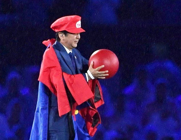 Галерея Премьер-министр Японии превратился в Марио в рекламе Олимпийских игр - 3 фото