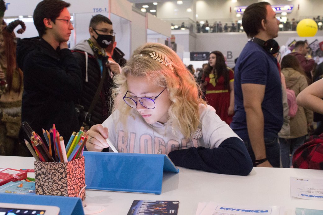 Встреча с «Канобу», Дмитрий Глуховский, Ник Перумов. Comic Con Russia и «Игромир» 2019. День 4 — фото 42