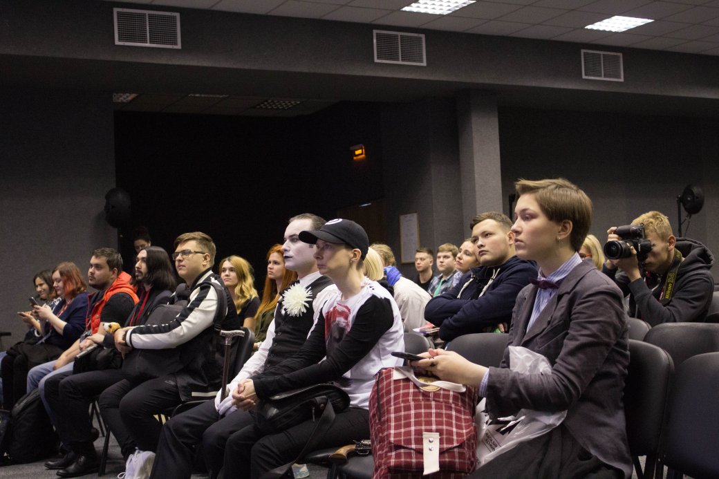 Встреча с «Канобу», Дмитрий Глуховский, Ник Перумов. Comic Con Russia и «Игромир» 2019. День 4 — фото 4