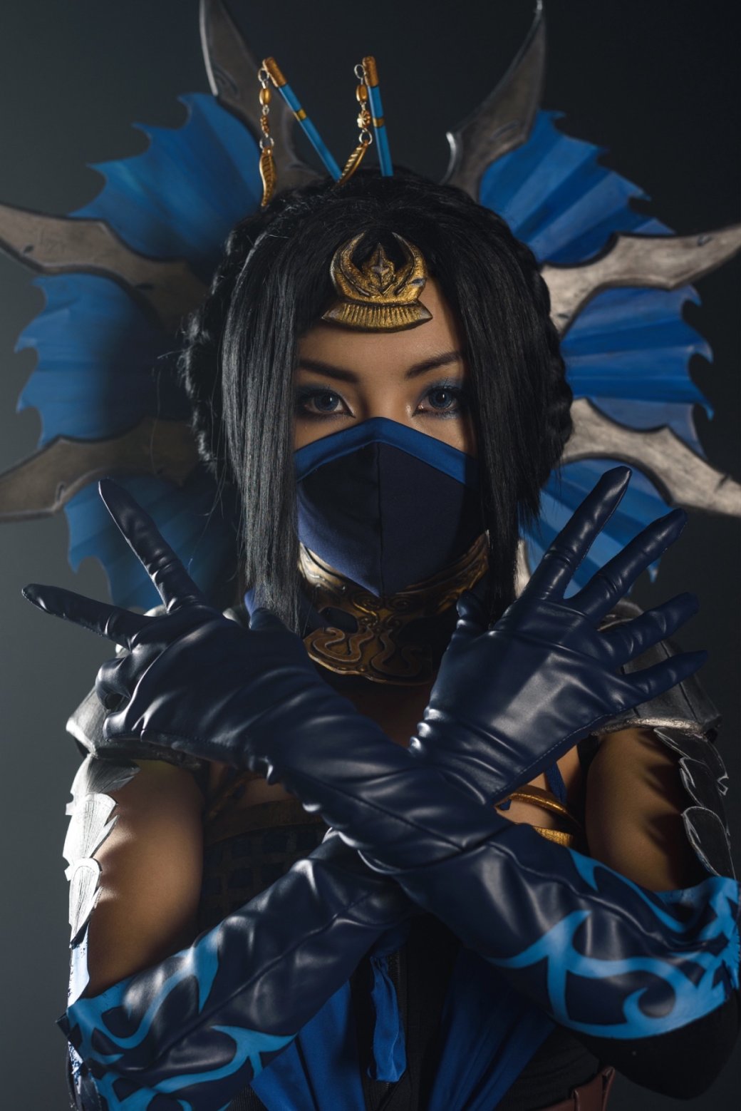 Казашка показала пикантный косплей на Китану из Mortal Kombat — изображение 4