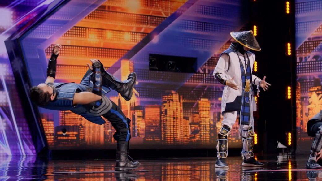 На Americaʼs Got Talent пришли киргизы и исполнили танец в стиле Mortal Kombat. Фаталити! — фото 1
