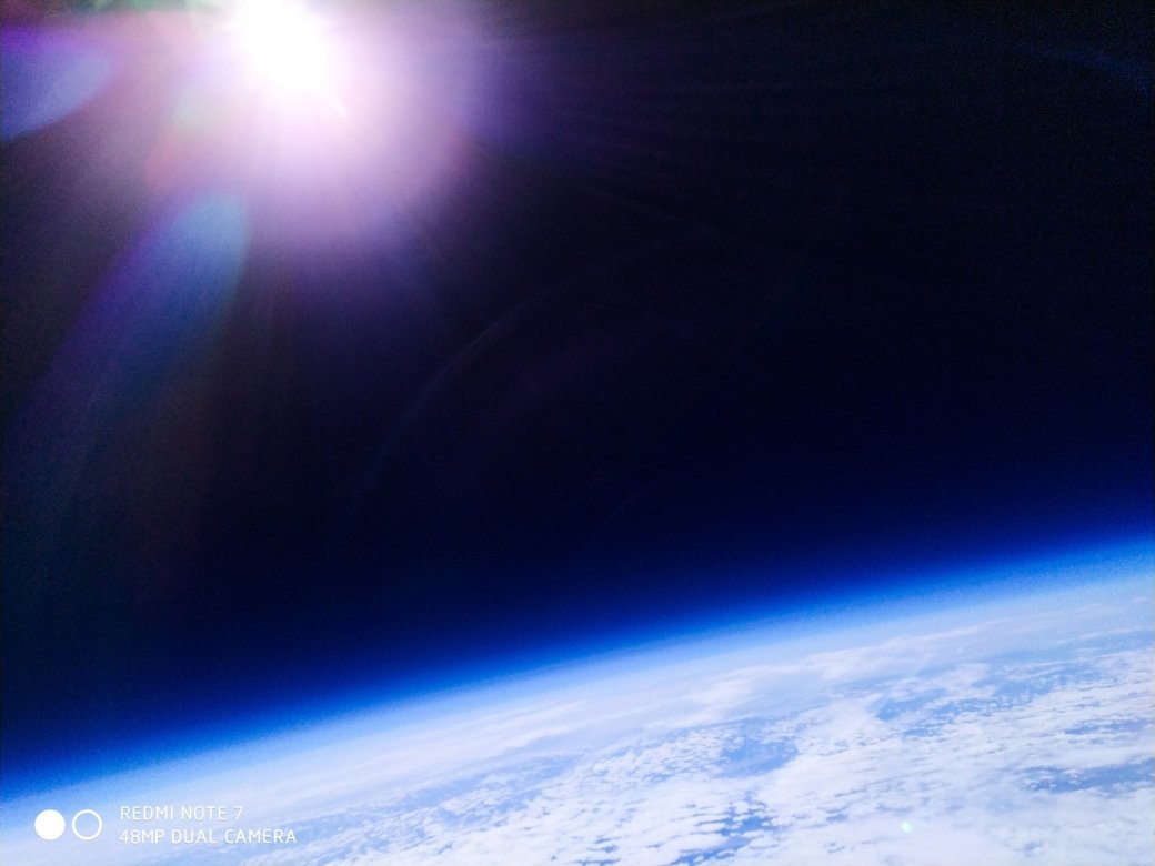 Галерея Redmi Note 7 побывал в космосе и сделал фото Земли - 2 фото