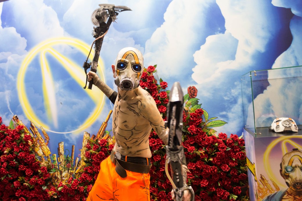 Создатель «Черного плаща», косплей и толпы геймеров. Comic Con Russia и «Игромир» 2019. День 1 — фото 19