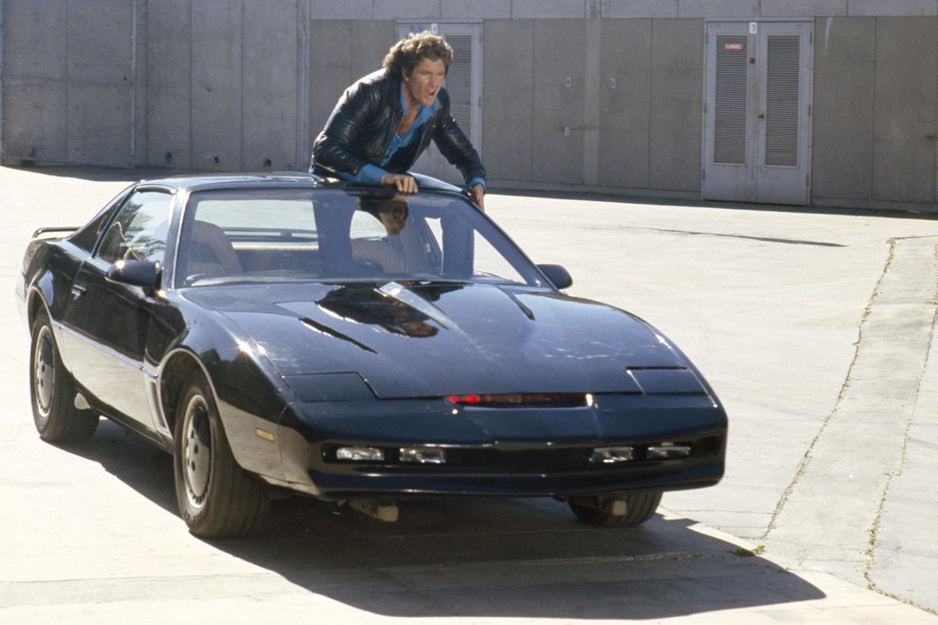 Кадр из сериала «Рыцарь дорог» (Knight Rider)

Источник: Universal Television