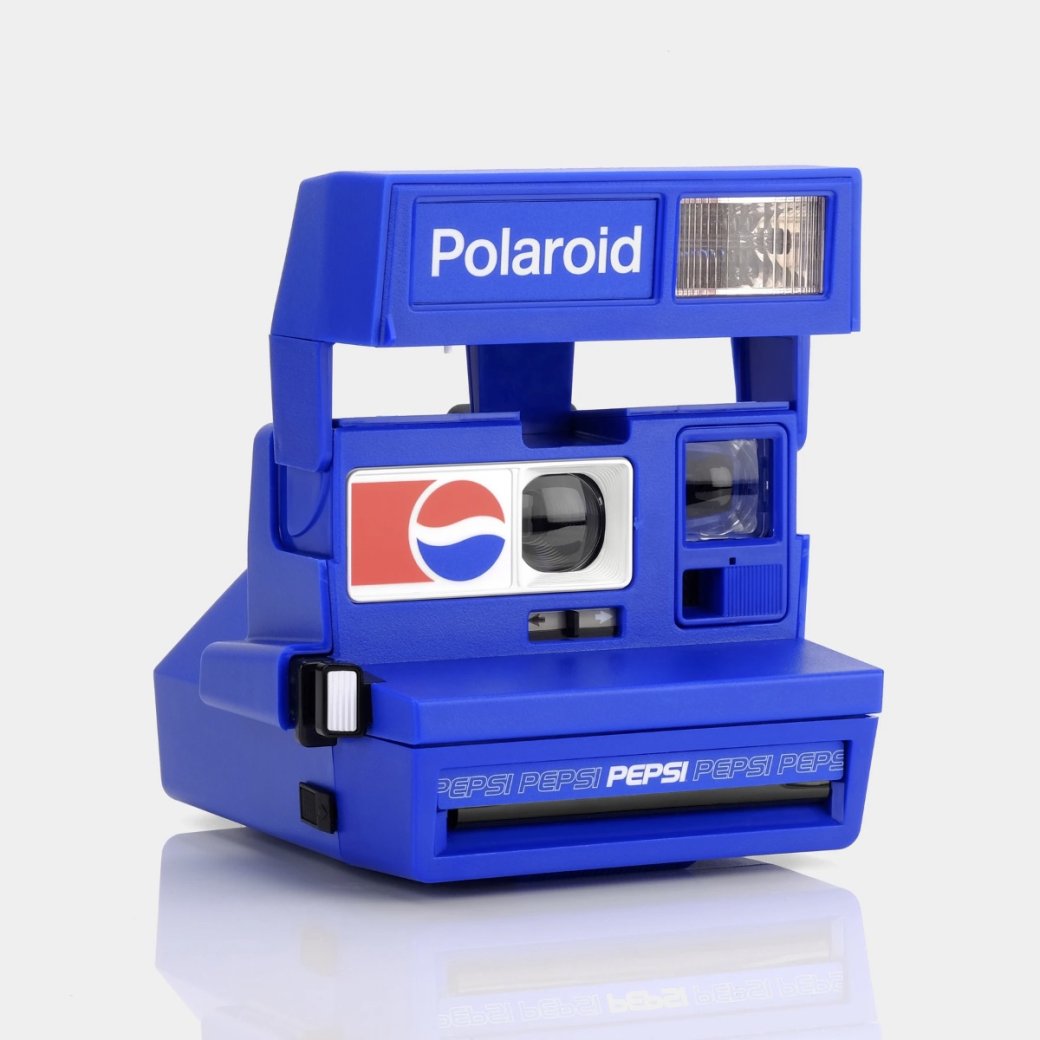 В продажу поступила Polaroid 600 Instant в дизайне Pepsi за 11 тысяч рублей — фото 1