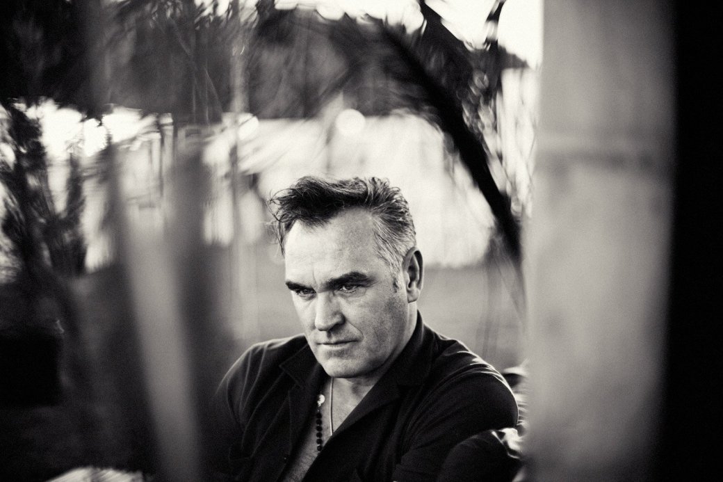 **Morrissey — World Peace Is None of Your Business (14 июля на Capitol)**

Писать о бывшем лидере The Smiths без иронии бывает сложно, поэтому давайте пройдемся только по очевидному. Моррисси вернулся на мейджор-лейбл, хотя грозился этого не делать, и выложил три песни с нового альбома. На всех звучит привычно недовольный Моррисси, что, скорее, хорошо — хоть где-то в популярной музыке есть постоянство.