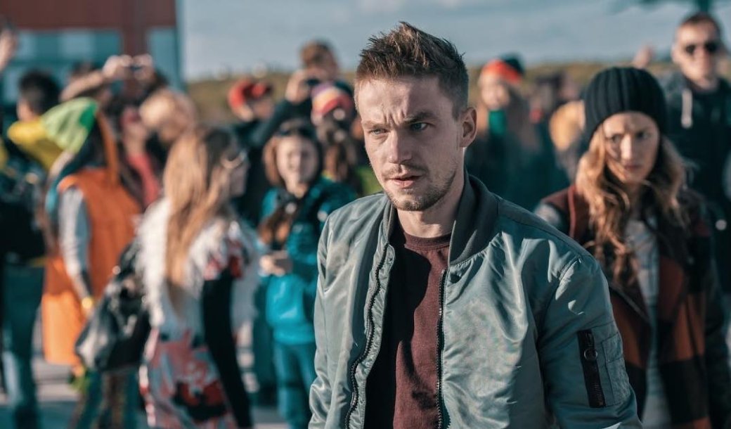 Александр Петров в фильме «Притяжение», 2017 год