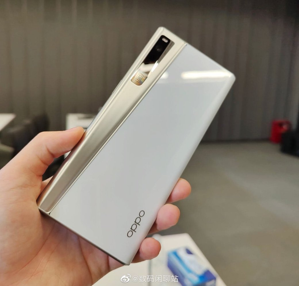 Oppo представила X 2021 — смартфон из будущего с растягивающимся экраном — изображение 3