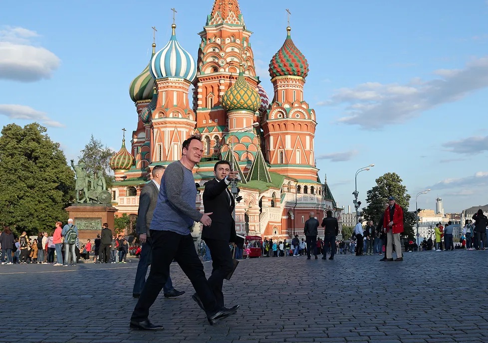 Квентин Тарантино посетил Москву! Мединский провел ему экскурсию — фото 2