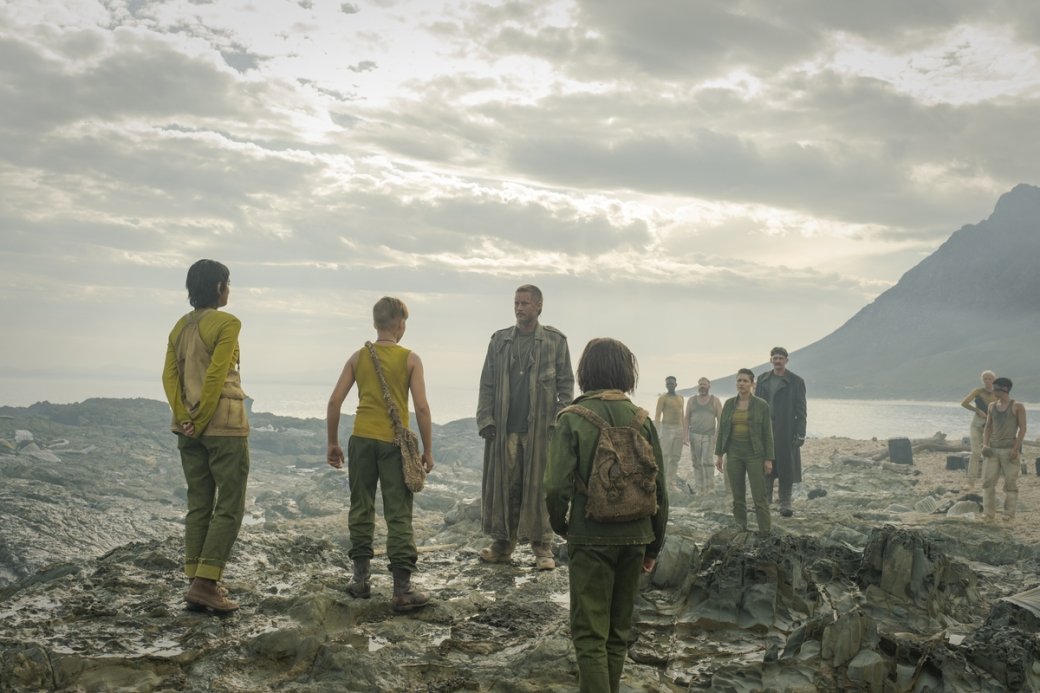 Кадр из сериала «Воспитанные волками» в «Амедиатеке»