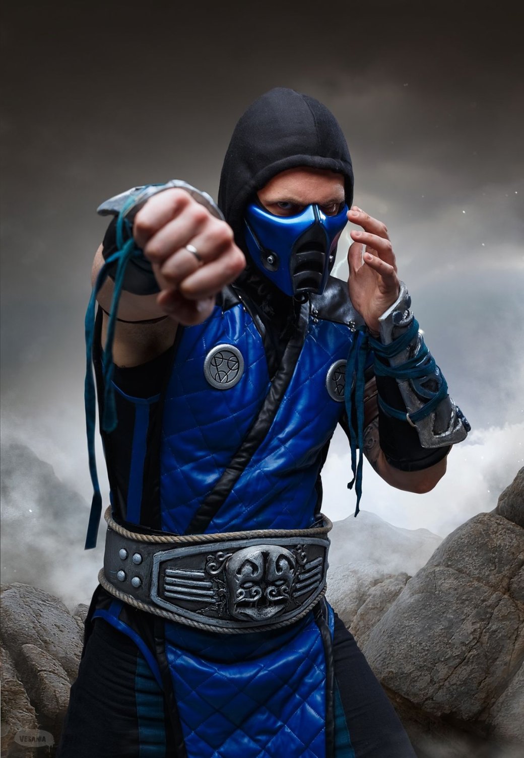 Косплееры изобразили бой между Скарлет и Саб-Зиро из Mortal Kombat — изображение 6