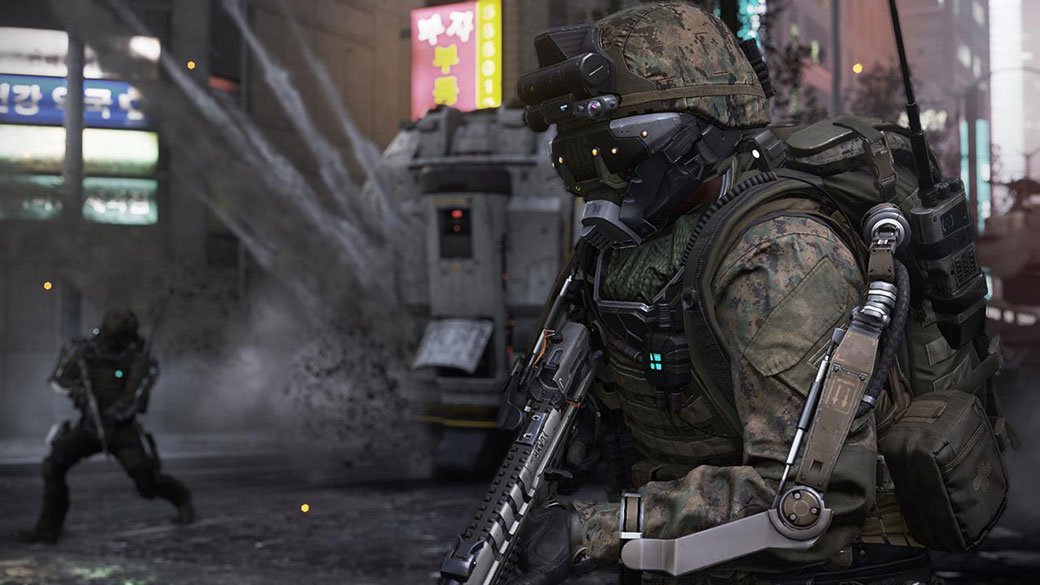 ### PS3/Xbox 360 vs. PS4/Xbox One

Версия игры для консолей PlayStation 4 и Xbox One, а также для PC выглядит значительно лучше, чем для консолей предыдущего поколения. Поэтому покупать Call of Duty: Advanced Warfare для PS3 и Xbox 360 — значит выбросить деньги. Правда, чтобы добиться максимального качества графики понадобится «прокаченный» персональный компьютер.
