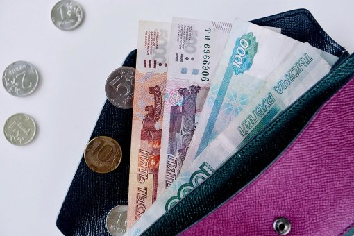 Bloomberg назвал российский рубль самой эффективной валютой года
