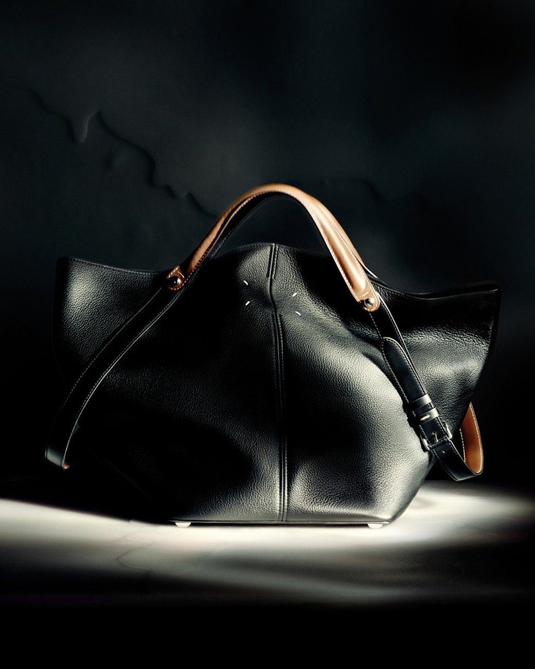 Галерея Майли Сайрус снялась обнажённой в кампании Maison Margiela осень-2025 - 5 фото