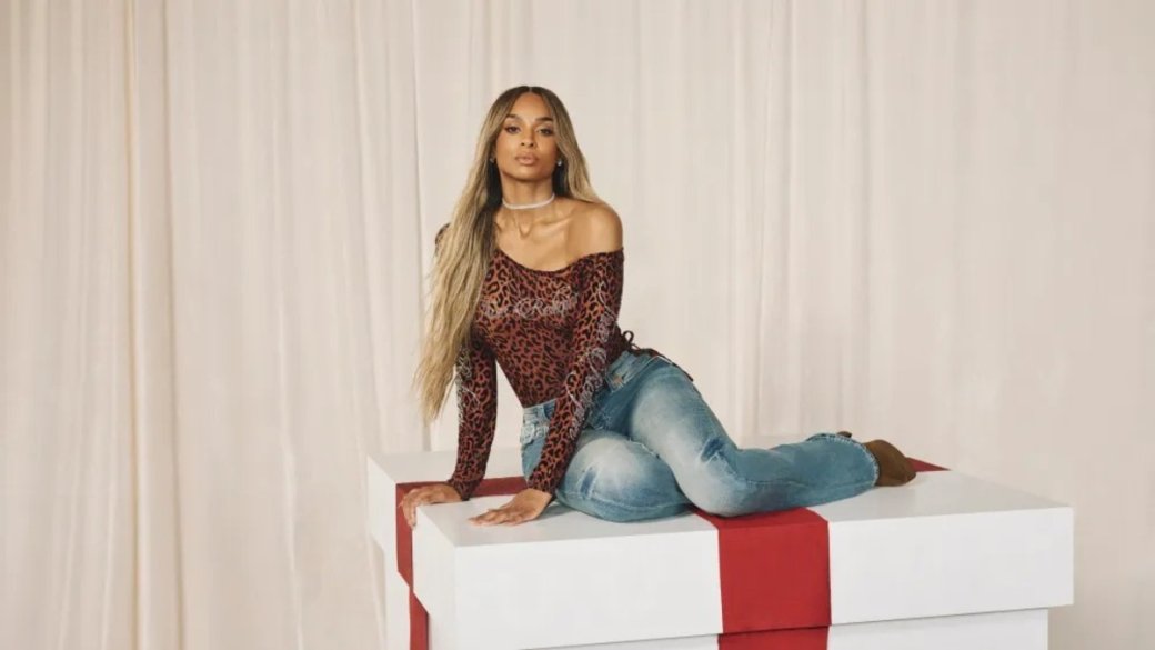 True Religion запустила праздничную кампанию 2025 года с Сиарой — Wrapped in True — изображение 4