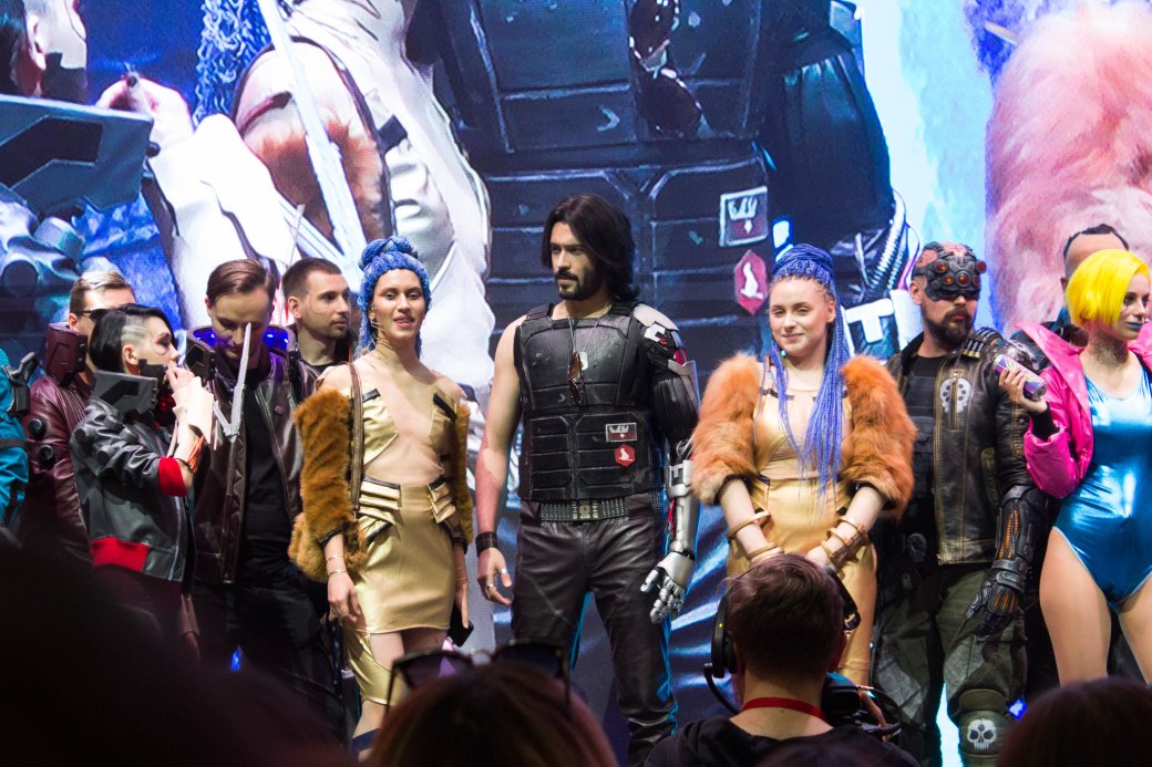 Встреча с «Канобу», Дмитрий Глуховский, Ник Перумов. Comic Con Russia и «Игромир» 2019. День 4 — фото 37