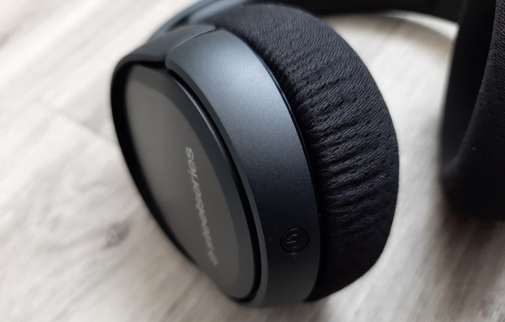 Обзор Steelseries Arctis 1 Wireless. Какой получилась игровая гарнитура с аскетичным дизайном — фото 7