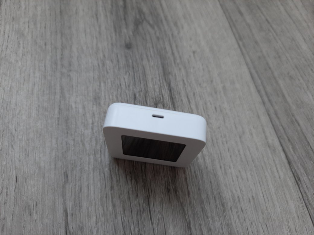 Галерея Обзор Xiaomi Mijia Termometer 2 — миниатюрный смарт-термометр для дома и дачи - 3 фото