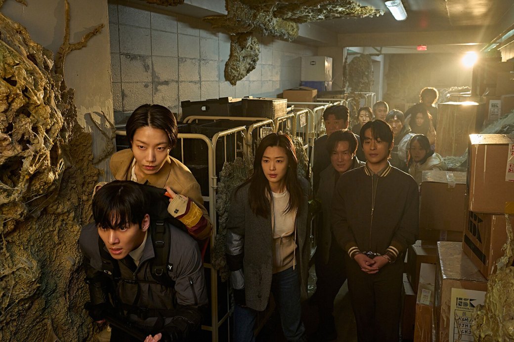 Кадр из фильма «Колония»

Источник: Showbox