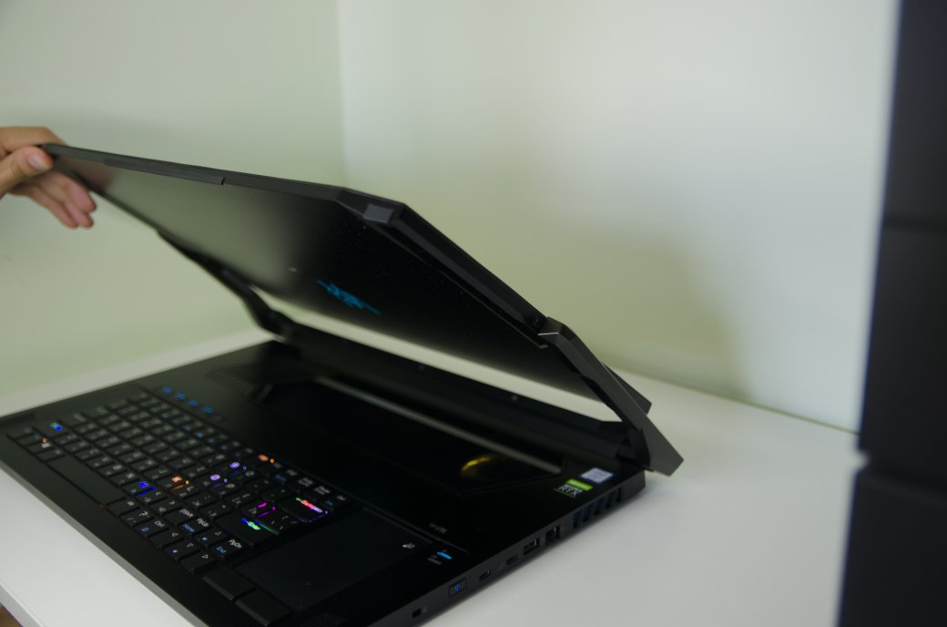 Ноутбук-трансформер за 369 000 Р: Acer Predator Triton 900 — фото 7