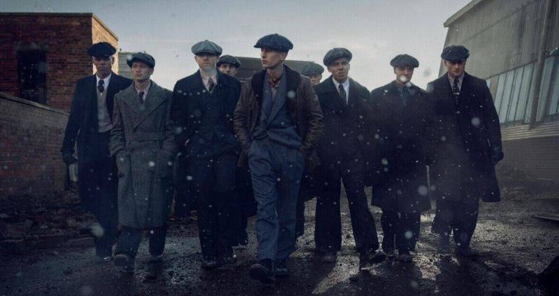 В новом отрывке фильма «Острые козырьки: Бессмертный человек» герой Барри Кеогана выходит на разборки - изображение 1