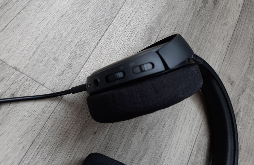 Обзор Steelseries Arctis 1 Wireless. Какой получилась игровая гарнитура с аскетичным дизайном — фото 13