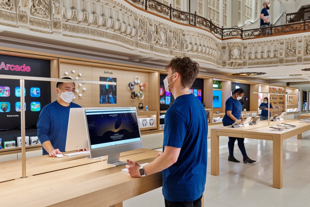 Apple показала свой новый фирменный магазин в отреставрированном кинотеатре 1927 года — фото 3