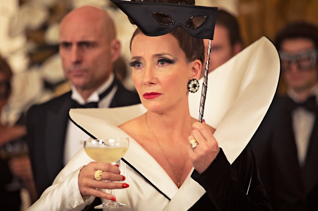 Emma Thompson in 'Cruella'| CREDIT: LAURIE SPARHAM/DISNEY

Фото: Entertainment Weekly