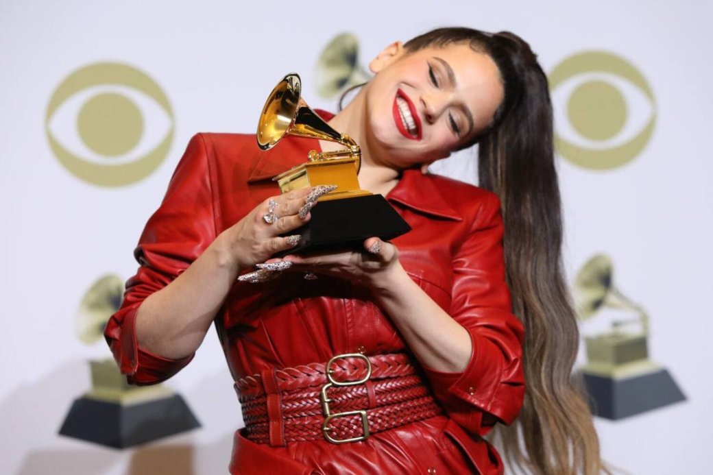 Розалия получила «Грэмми» за альбом El Mal Querer

Источник: The Recording Academy