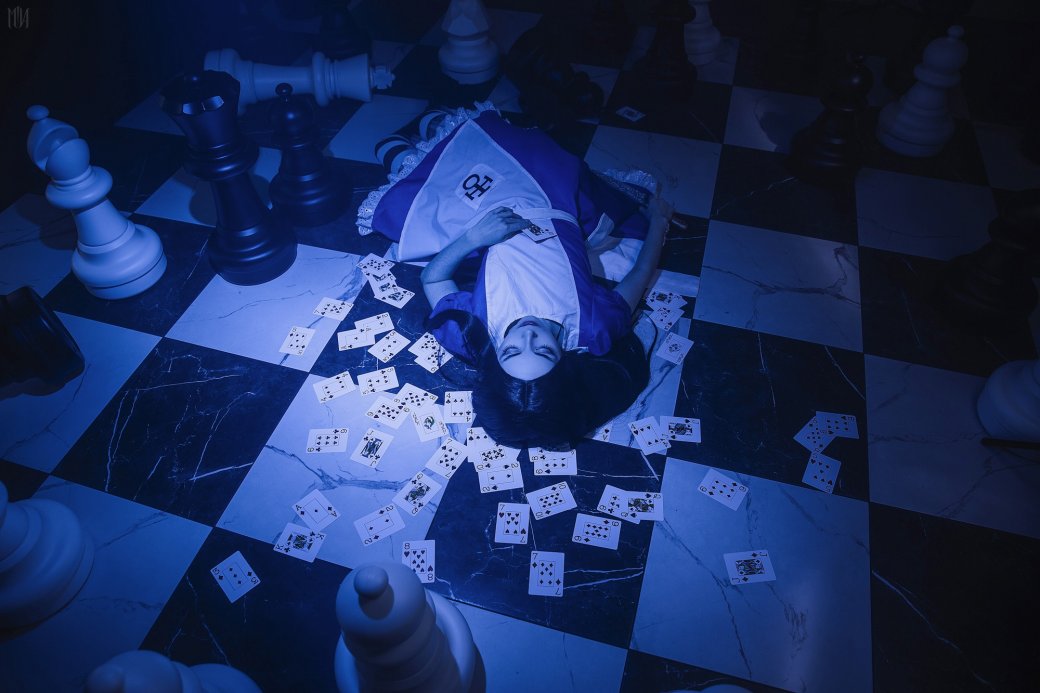 Модель сделала чарующий косплей Алисы из игры American McGeeʼs Alice — изображение 8