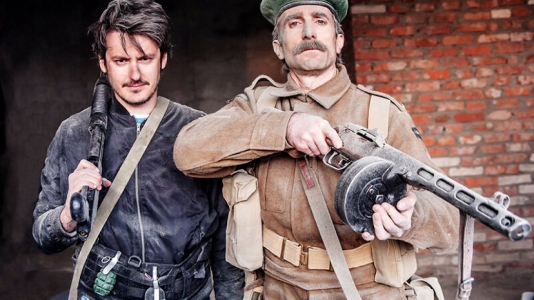 Илья и Шарлто Копли на съемках «Хардкора».