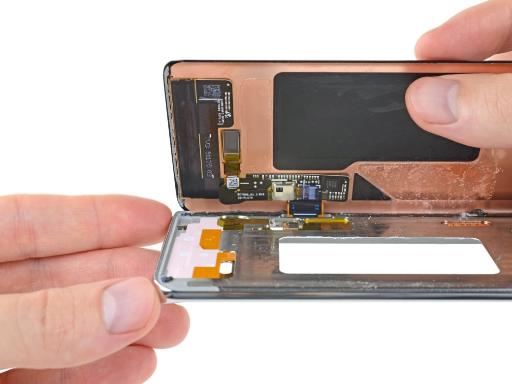 Галерея Смартфоны Samsung Galaxy S10 разобрали до винтика и оценили на ремонтопригодность - 11 фото