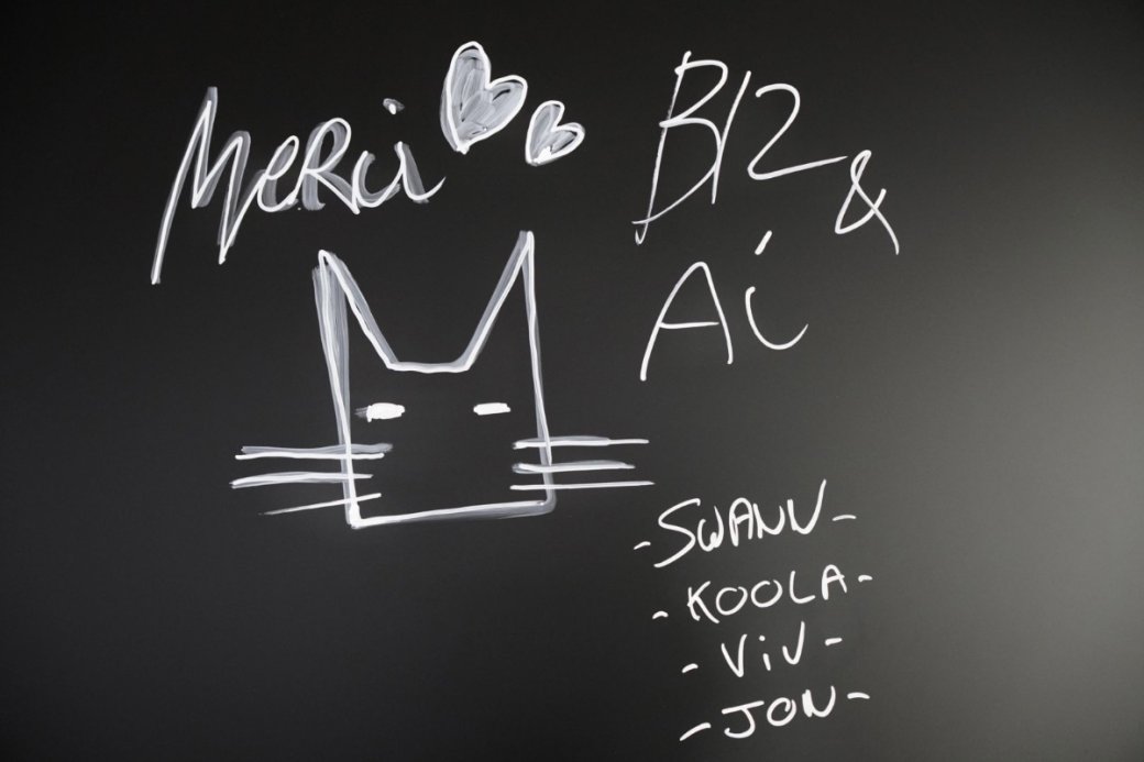 Хидео Кодзима поделился фотографиями со встречи с разработчиками Stray — изображение 7