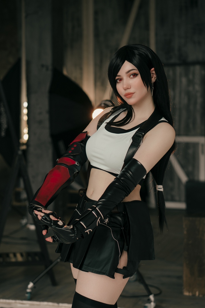 Россиянка косплеит Тифу Локхарт из Final Fantasy VII — фото 1
