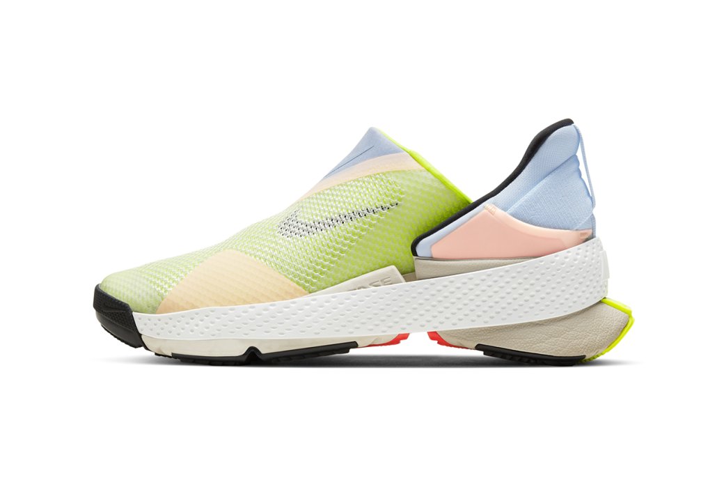 Галерея Nike представил новые кроссовки. Их можно обуть без рук - 4 фото